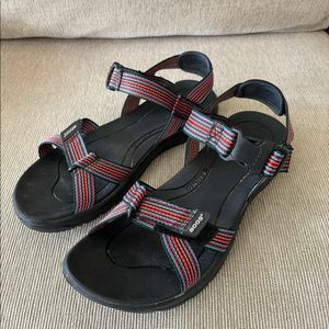 BOGS Rio Stripe Sandal. Sz 8.